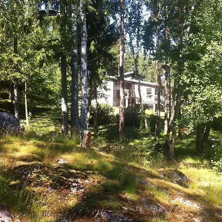 Aeijaelaen Rusti Paratiisisaari Naantali