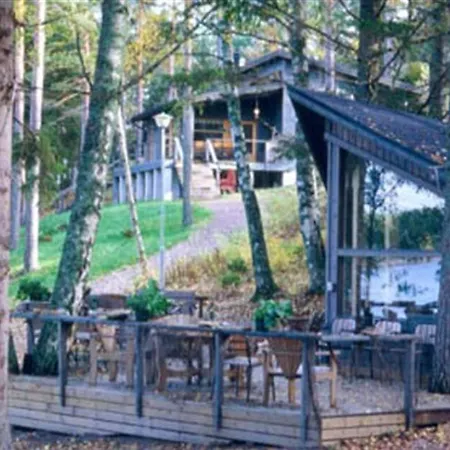 Aeijaelaen Rusti Paratiisisaari Naantali