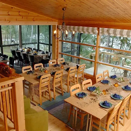Aeijaelaen Rusti Paratiisisaari Holiday home *