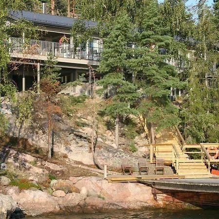 Aeijaelaen Rusti Paratiisisaari