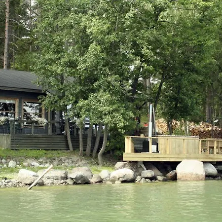 Aeijaelaen Rusti Paratiisisaari Naantali