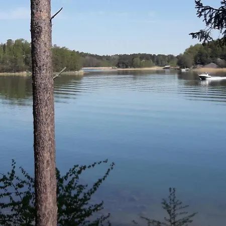 Aeijaelaen Rusti Paratiisisaari Holiday home *
