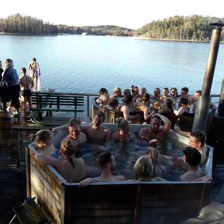 Aeijaelaen Rusti Paratiisisaari