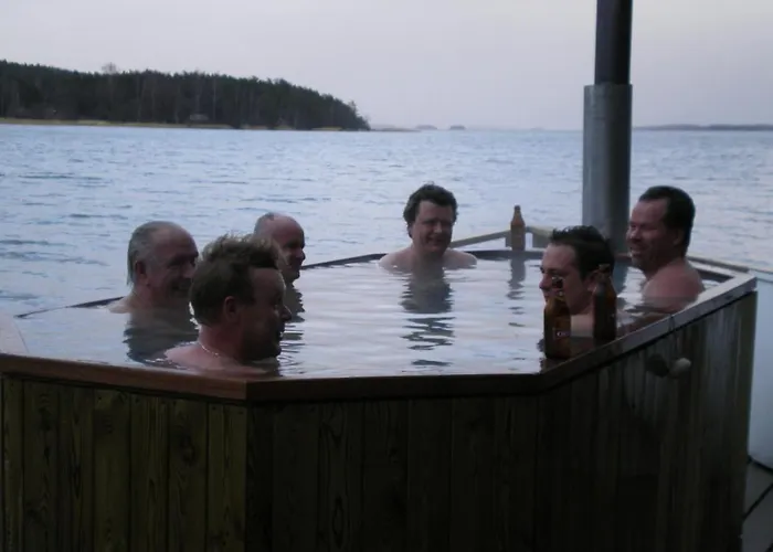 Aeijaelaen Rusti Paratiisisaari