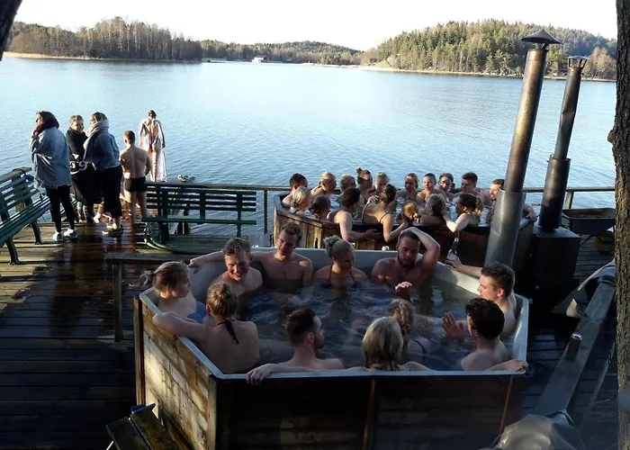 Aeijaelaen Rusti Paratiisisaari